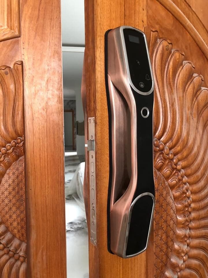 khóa vân tay cửa gỗ mang lại giá trị cao, độ bền